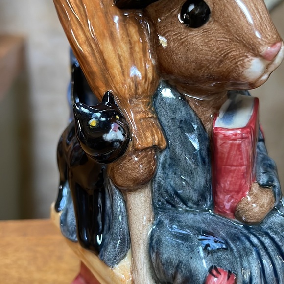 Halloween Witching-Time Bunnykins Royal Doulton Toby Jug Figurine - Picture 4 of 12